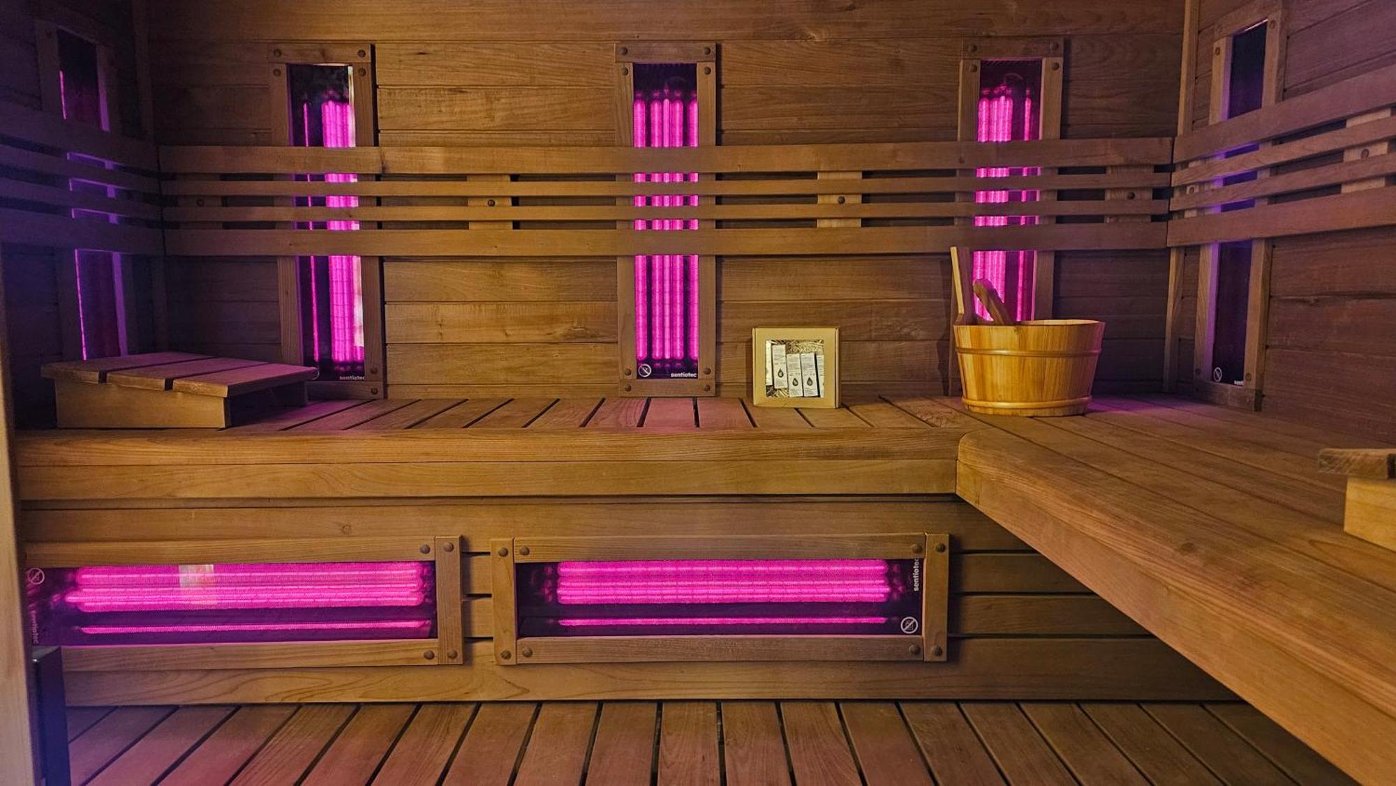 Pod Swierkami & Jacuzzi Ferienhaus *